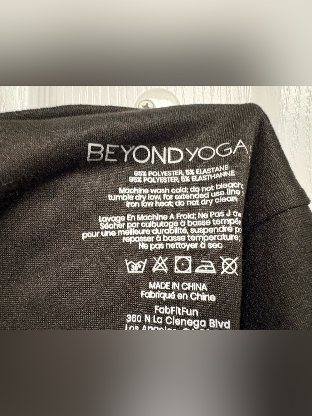 NWT Beyond Yoga Black Infinity Scarf with Hidden Zip Pocket - Picture 5 of 5
